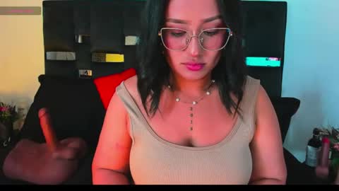 Sussy Sunny online show from May 11, 4:14 am