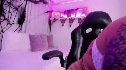 susyy online show from November 2, 7:39 pm