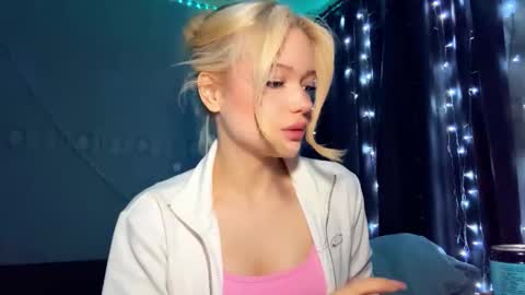 Stacy online show from March 19, 8:46 pm