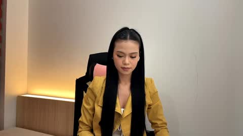 Shenyue online show from May 2, 1:14 pm