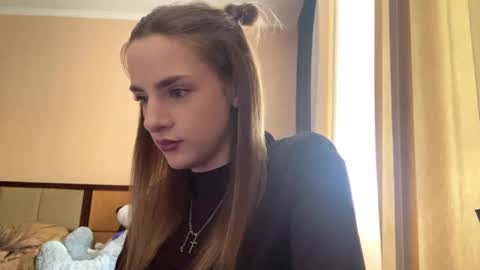 Emila online show from May 17, 11:09 am