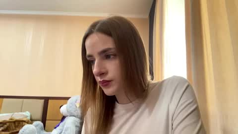 Emila online show from May 20, 12:46 pm