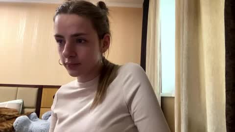 Emila online show from April 25, 12:52 pm