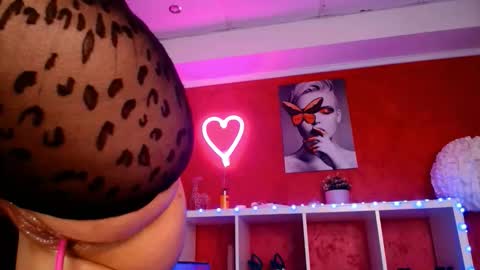 suzanstacks online show from September 27, 7:04 am