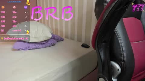 S U Z E T  online show from March 11, 8:33 pm