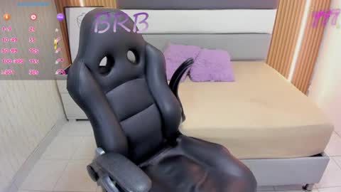 S U Z E T  online show from May 26, 7:46 pm