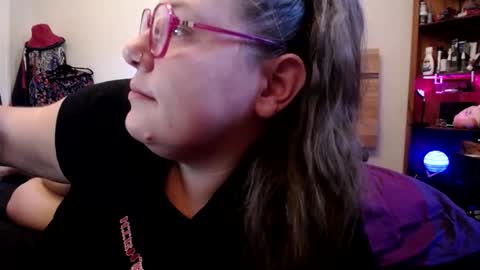 suzie stardust online show from January 8, 3:54 am