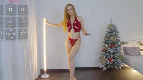 Suzi online show from December 15, 2:33 pm