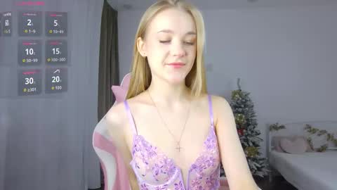 Suzi online show from December 14, 2:23 pm