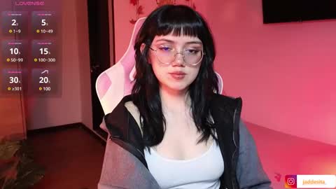 Snapshot of suzumi_ chatting on December 9, 1:13 pm Jadde online show from December 9, 1:13 pm