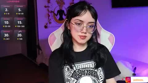 Snapshot of suzumi_ chatting on December 14, 4:52 pm Jadde online show from December 14, 4:52 pm