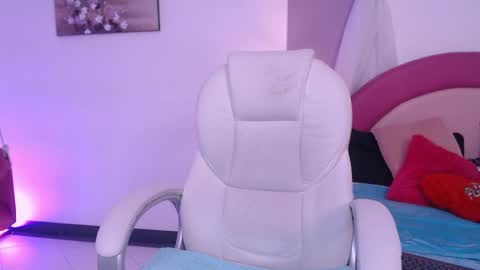 Susy  online show from May 4, 8:12 pm