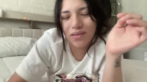 Suzy online show from February 11, 7:37 pm