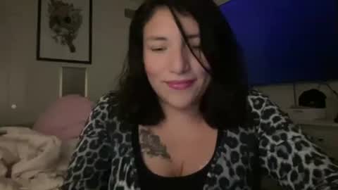 Suzy online show from October 23, 4:51 am