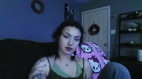 Snapshot of swanncrazi chatting on October 6, 8:13 pm swanncrazi online show from October 6, 8:13 pm