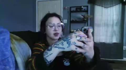 Snapshot of swanncrazi chatting on September 19, 6:18 pm swanncrazi online show from September 19, 6:18 pm