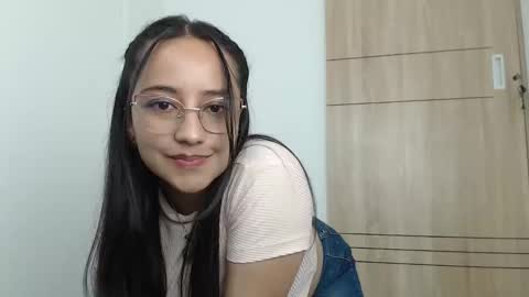 Snapshot of sweet1sin chatting on December 12, 6:31 pm Laura online show from December 12, 6:31 pm