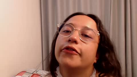Snapshot of sweet1sin chatting on October 9, 11:42 pm Laura online show from October 9, 11:42 pm