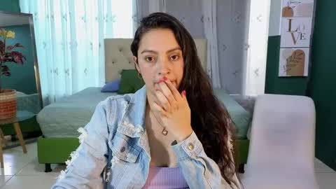 Snapshot of sweet_ahinara chatting on February 1, 7:23 pm sweet_ahinara online show from February 1, 7:23 pm