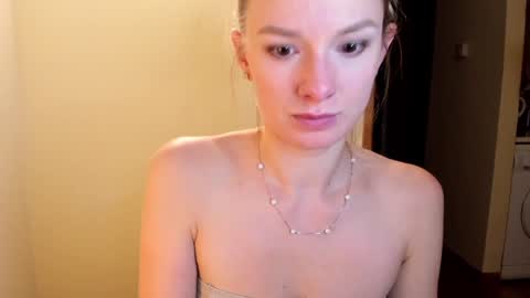 Snapshot of sweet_angel_a chatting on December 11, 9:34 pm Ann - your sweet girl online show from December 11, 9:34 pm