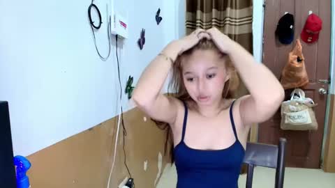 sweet_angela0701 online show from May 20, 6:10 am