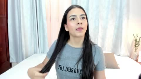 Aura  online show from March 29, 7:57 pm