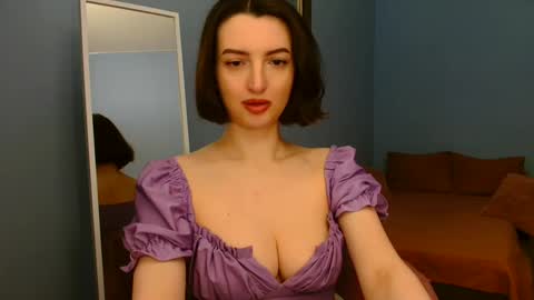 Snapshot of sweet_baby_miranda_ chatting on February 9, 1:45 am Miranda online show from February 9, 1:45 am
