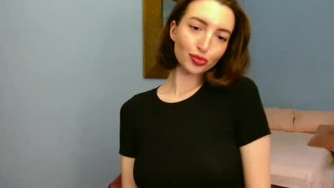 Snapshot of sweet_baby_miranda_ chatting on December 12, 12:27 am Miranda online show from December 12, 12:27 am