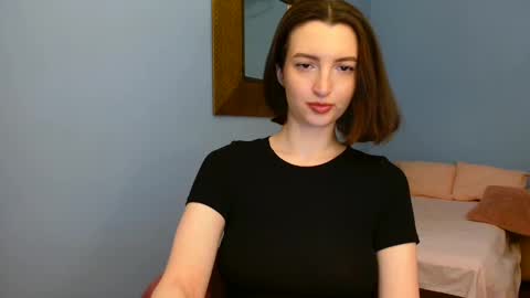 Snapshot of sweet_baby_miranda_ chatting on December 13, 1:26 am Miranda online show from December 13, 1:26 am