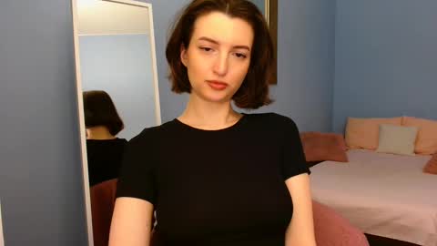 Snapshot of sweet_baby_miranda_ chatting on February 1, 3:52 am Miranda online show from February 1, 3:52 am