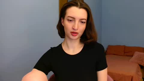 Snapshot of sweet_baby_miranda_ chatting on December 5, 11:29 pm Miranda online show from December 5, 11:29 pm