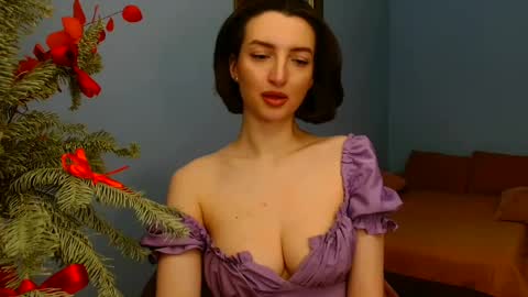 Snapshot of sweet_baby_miranda_ chatting on January 10, 1:32 am Miranda online show from January 10, 1:32 am