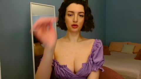 Snapshot of sweet_baby_miranda_ chatting on January 29, 2:40 am Miranda online show from January 29, 2:40 am