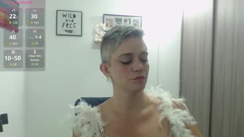 Snapshot of sweet_bianca1 chatting on September 18, 1:04 am Bianca online show from September 18, 1:04 am