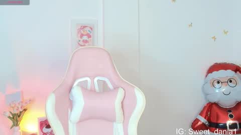 sweet_dania_ online show from January 19, 4:19 am
