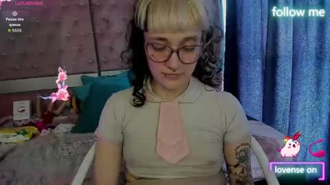  emmili  online show from May 12, 4:13 pm