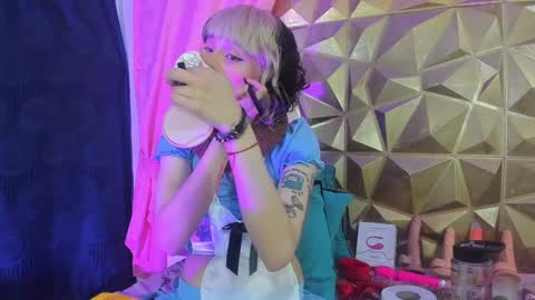  emmili  online show from December 6, 12:16 pm