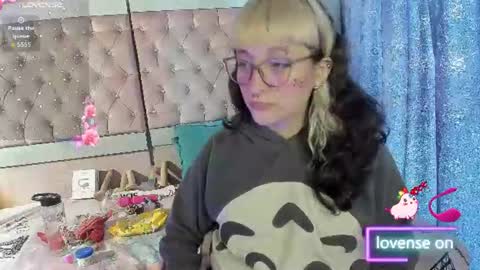  emmili  online show from July 3, 1:06 pm