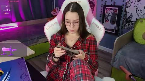 Alice online show from December 16, 3:56 am