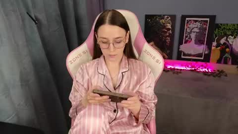 Alice online show from May 4, 4:49 am
