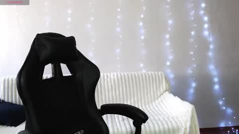 sweet_girl8484 online show from April 5, 5:50 am