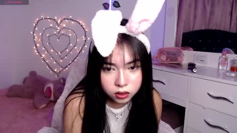 Hannah online show from March 30, 10:59 am