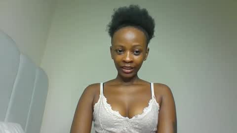 sweet_jovial online show from May 18, 5:19 pm