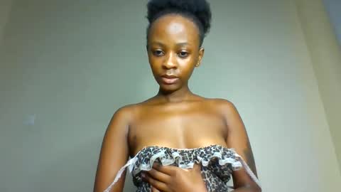 sweet_jovial online show from May 24, 7:02 pm
