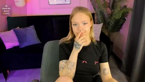 Lucy online show from May 23, 2:04 pm