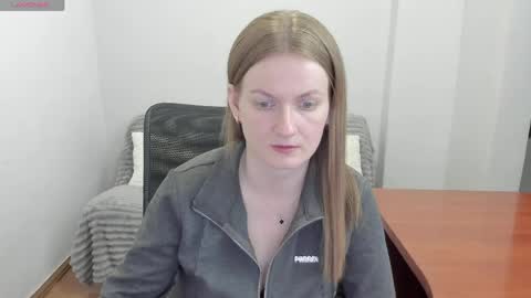 Mila online show from April 5, 3:33 pm