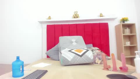 sweet_milky_22 online show from October 4, 12:49 am