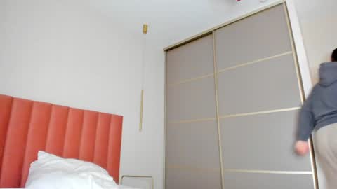 Sofi online show from December 22, 2:28 am