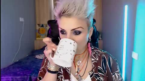 sweet_n_strong online show from February 7, 12:20 pm