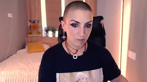 sweet_n_strong online show from July 8, 11:45 am